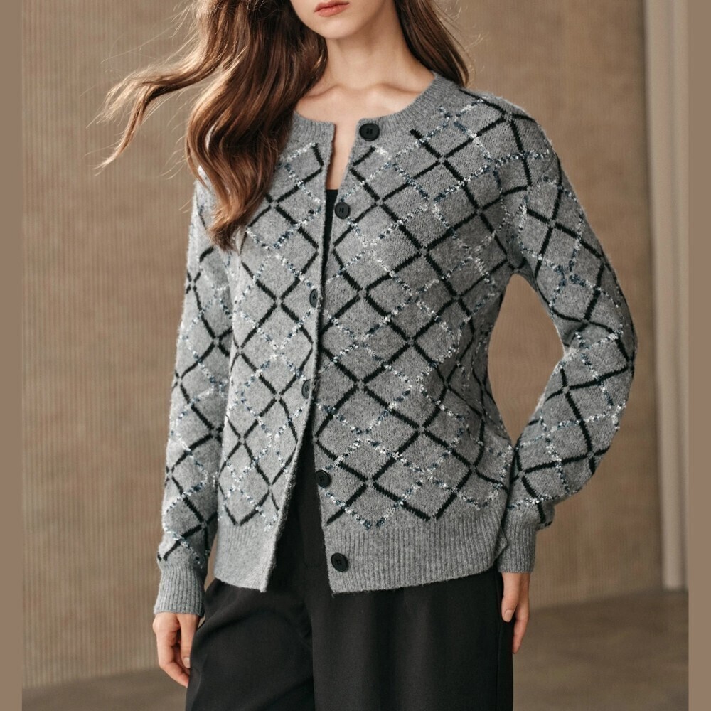 Gray Diamond Pattern Knit Round Neck Button Front Cardigan